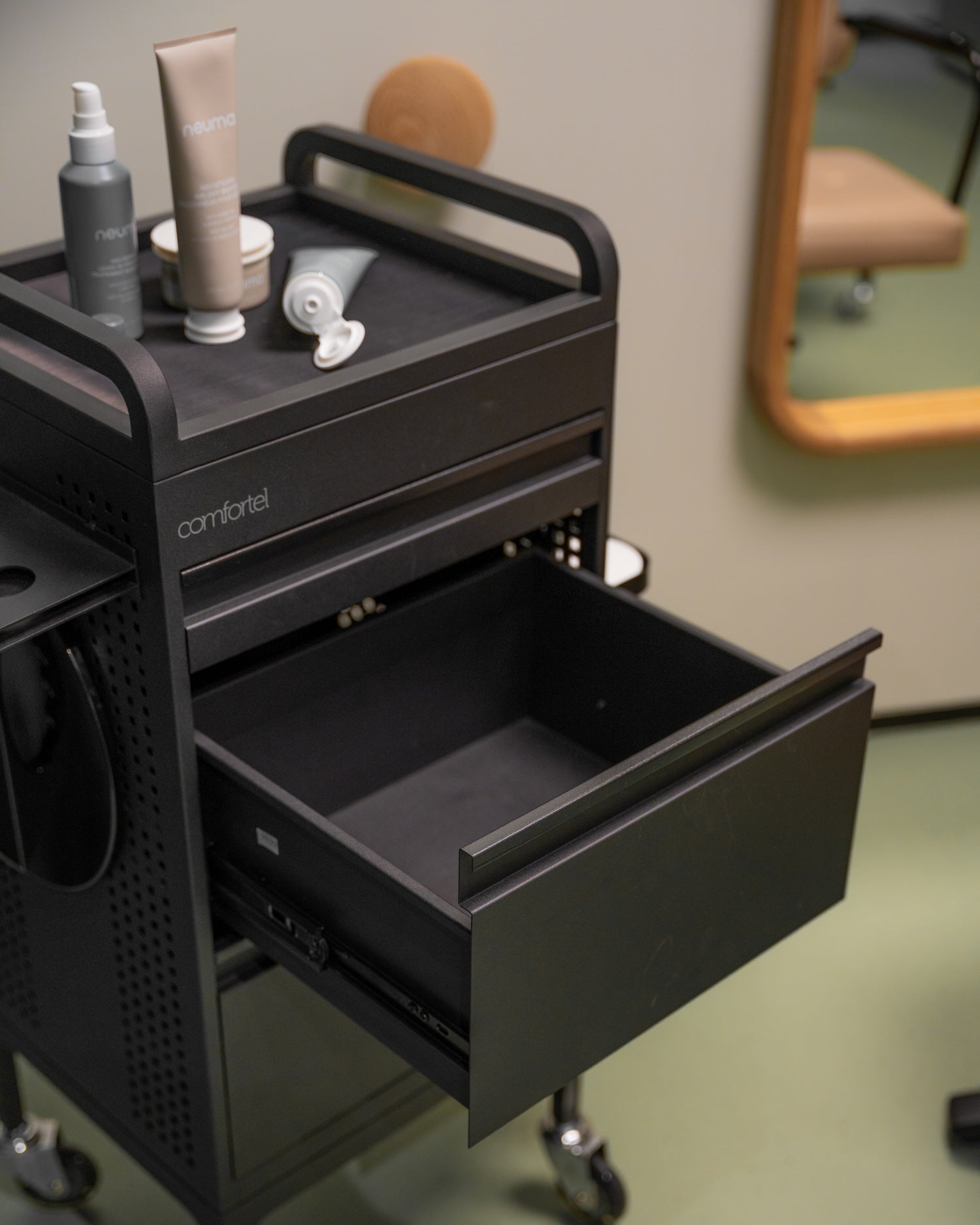 Studio 3 - Black trolley - 3 drawers and extra table top