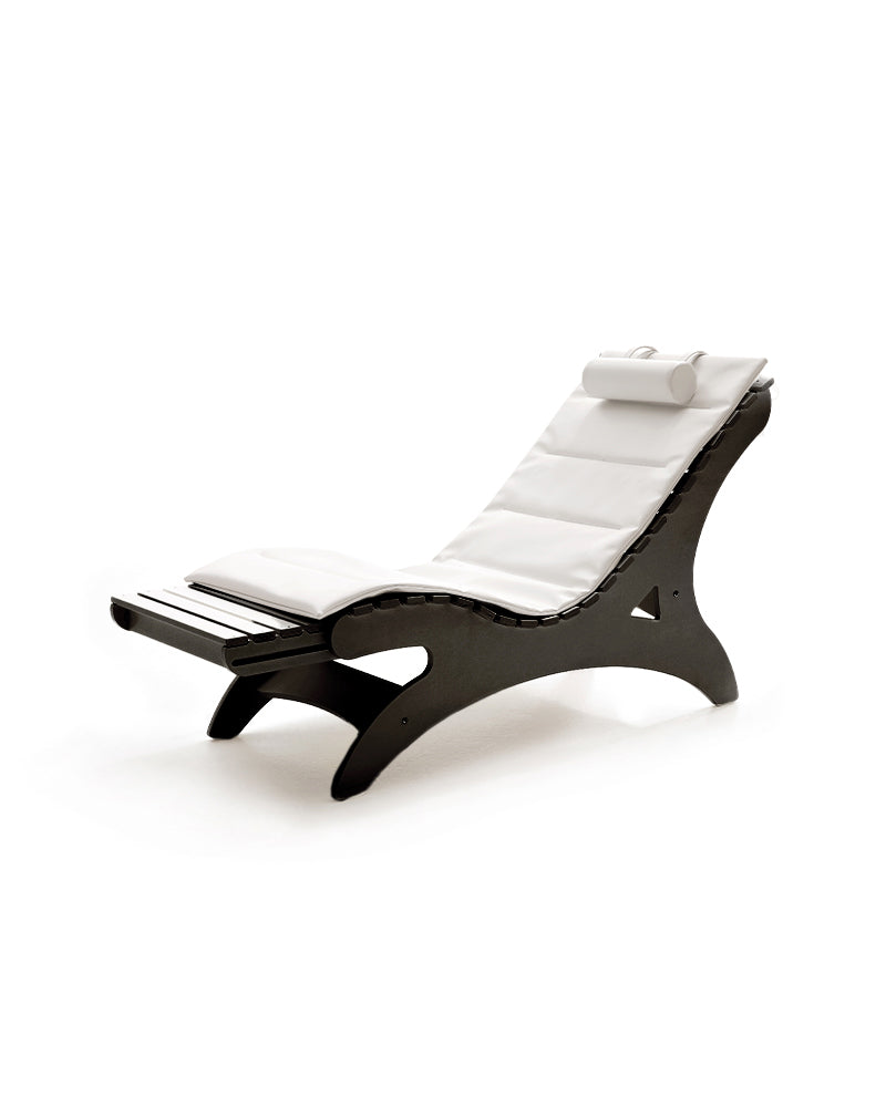 Sayuri - Black Wellness chair - Wengé wood